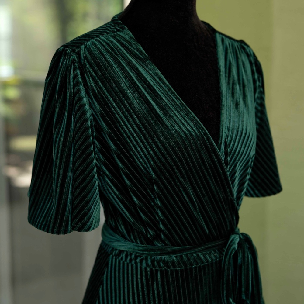 Emerald Green Velvet Maxi Dress - Picture 3 of 6